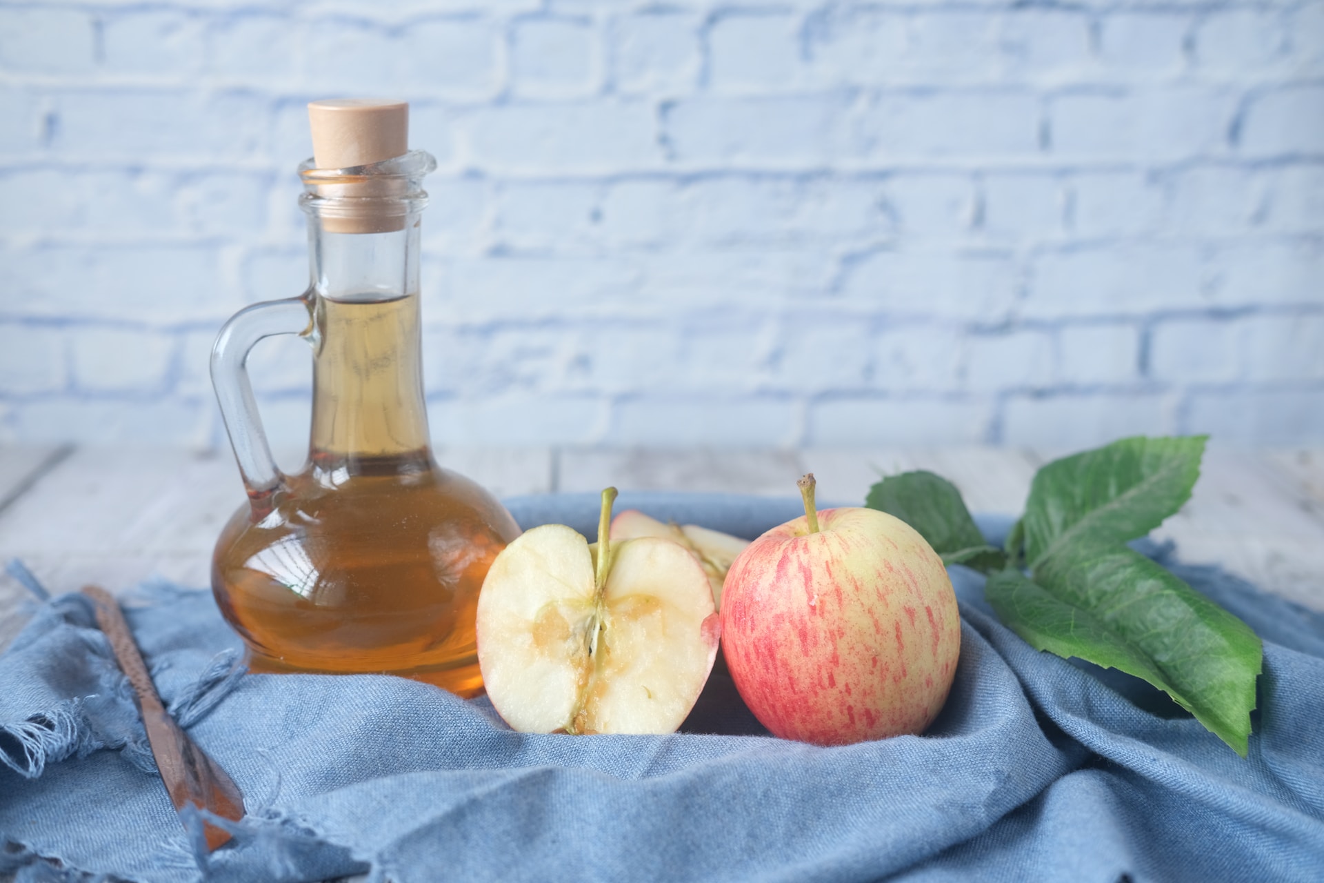 Unlocking Green Cleaning: Apple Cider Vinegar Magic for 2023